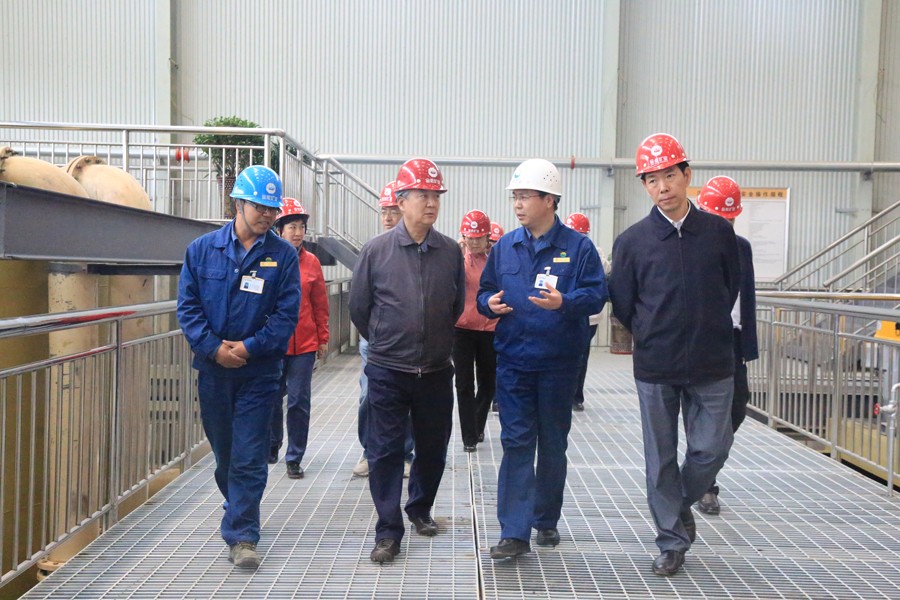 20-2016年5月，國家水利部原副部長朱登銓一行蒞臨金徽股份調(diào)研項(xiàng)目建設(shè)工作。.jpg