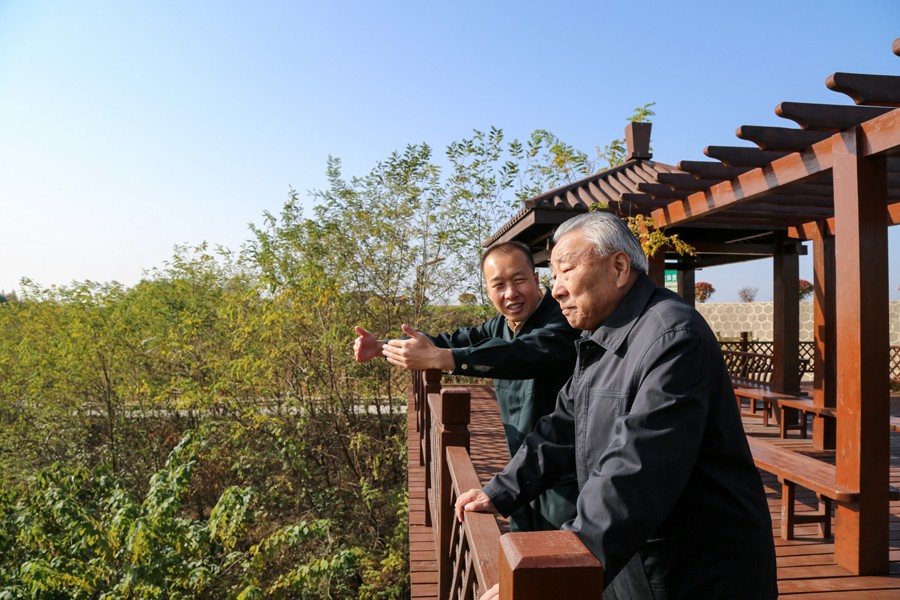 21-2019年10月，國家水利部原副部長王守強(qiáng)參觀金徽股份時盛贊：金徽股份是綠色礦山、文明礦山、美麗礦山。.jpg