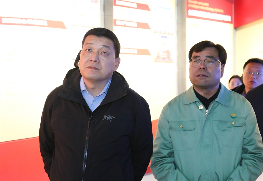 38-2023年12月，民建甘肅省委員會主任委員，全國政協(xié)委員，甘肅省政協(xié)常委，省生態(tài)環(huán)境廳廳長，省核安全局局長葛建團(tuán)蒞臨金徽股份調(diào)研。.jpg