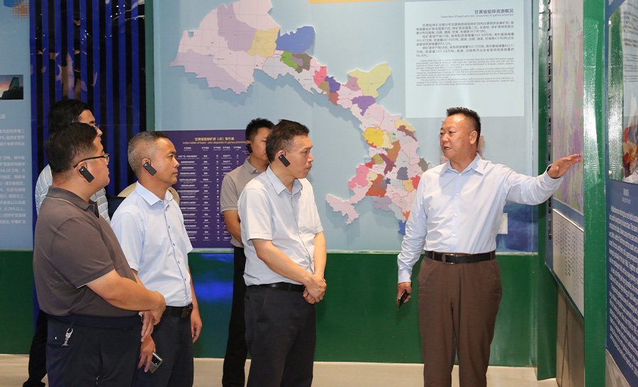 10.3-2022年08月，省科技廳副廳長牛振明蒞臨金徽股份指導(dǎo)工作。.jpg