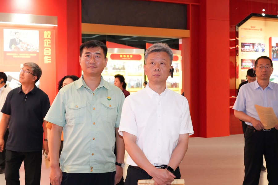 2024.06.23全國政協(xié)委員、省政協(xié)副主席、民盟甘肅省委會主委劉仲奎蒞臨金徽股份調(diào)研.jpg