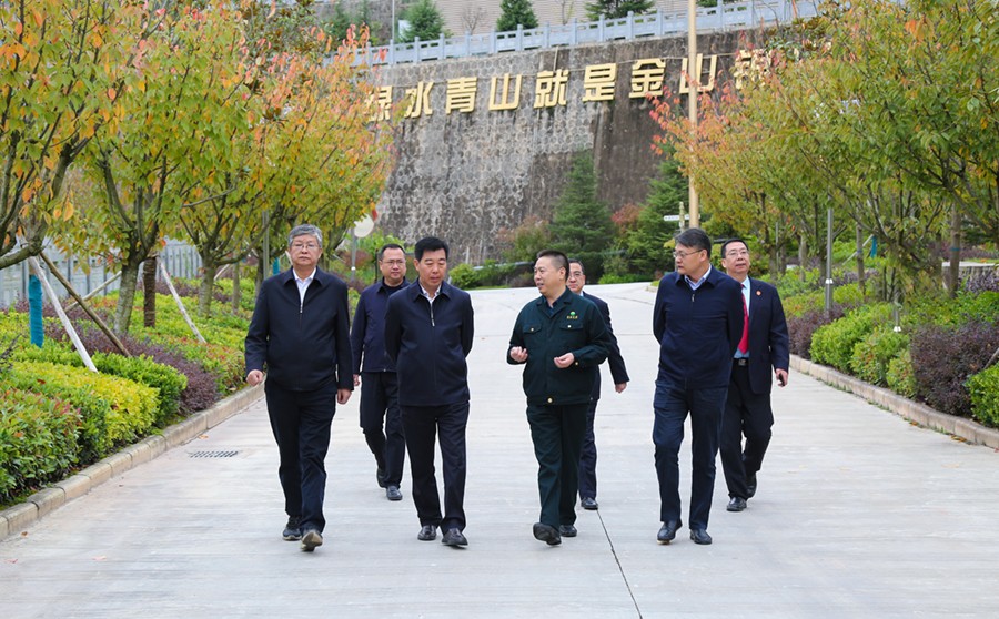 29-2021年10月，甘肅省高級人民法院院長張海波蒞臨公司調(diào)研。.jpg