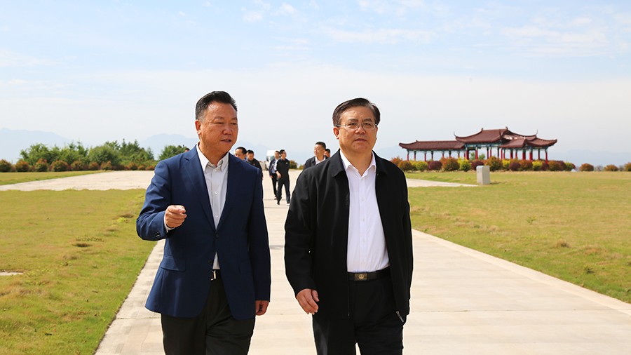 30-2021年5月，省人民檢察院黨組書記、檢察長朱玉蒞臨金徽股份調(diào)研綠色礦山建設(shè)工作。.jpg