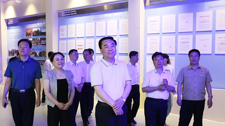 省委常委、省委統(tǒng)戰(zhàn)部部長馬廷禮蒞臨金徽股份調(diào)研